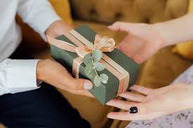The Power of Corporate Gifting: Strengthening Business Relationships with Thoughtful Gestures